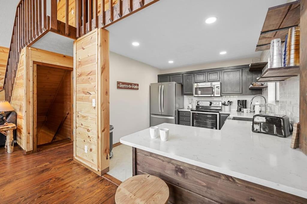 Dog Friendly! Views! Hot Tub! Close To Pf! Gsmnp Sevierville Exterior foto